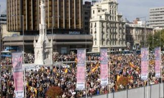 Las víctimas desbordan Colón pese al boicot de prensa y partidos