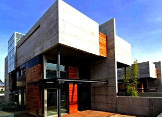 Zapatero se compra una casa de lujo con ascensor y piscina en el ático