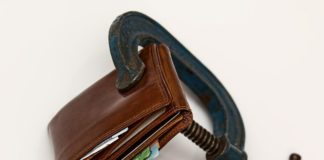 CÓMO GESTIONAR UN BACHE ECONÓMICO A TRAVÉS DE PRECONCURSO