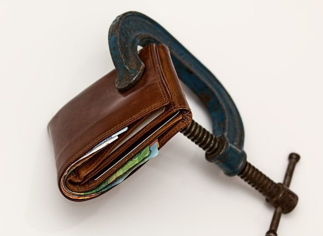 CÓMO GESTIONAR UN BACHE ECONÓMICO A TRAVÉS DE PRECONCURSO