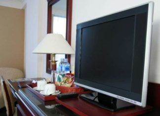 El hotel está exento de pagar un canon por las televisiones de las habitaciones