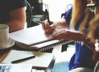 El contrato para becarios: convenio de prácticas para estudiantes.