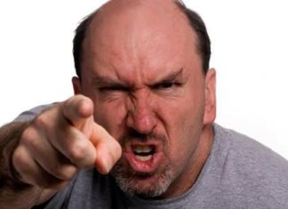 Pasos para apaciguar a un cliente enfurecido